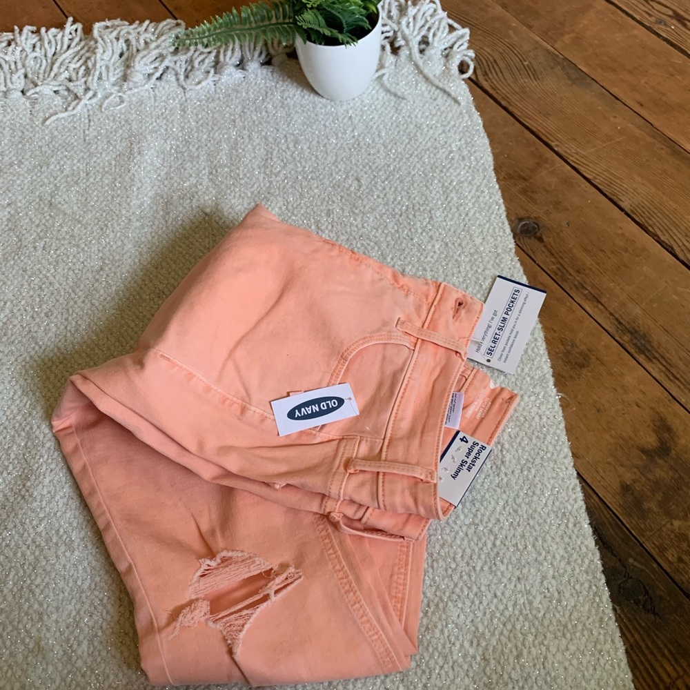 Women’s ripped jeans!